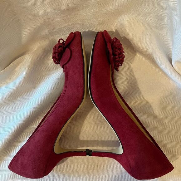 Kate Spade red suede pumps with flower detail, size 10 excellent preowned‎ - Picture 6 of 10